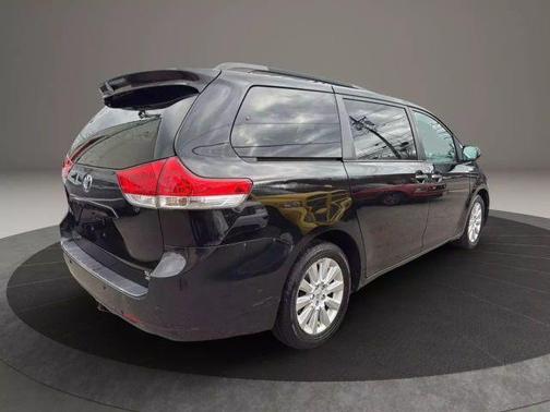 2013 Toyota Sienna XLE