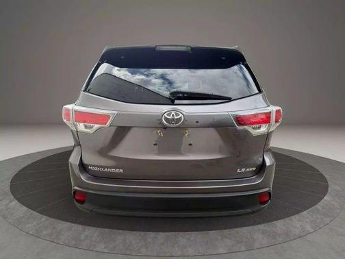 2015 Toyota Highlander LE