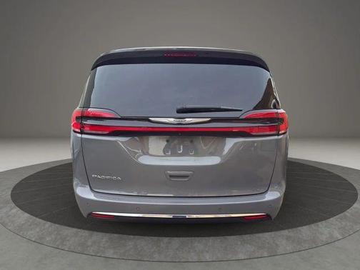 2021 Chrysler Pacifica Touring-L