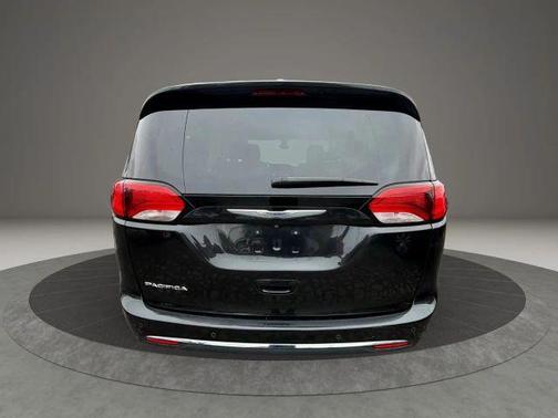 2019 Chrysler Pacifica Touring-L
