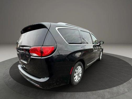 2019 Chrysler Pacifica Touring-L