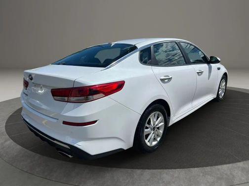 White 2019 Kia Optima LX