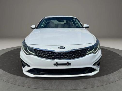 White 2019 Kia Optima LX