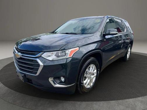 Gray 2020 Chevrolet Traverse LT Cloth