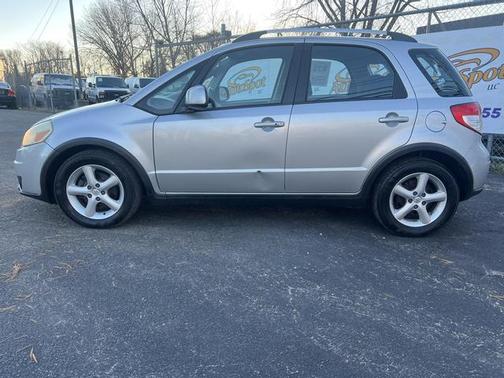 Photo 4 of 32 of 2007 Suzuki SX4 Sport