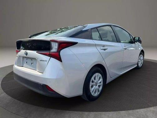 2019 Toyota Prius LE