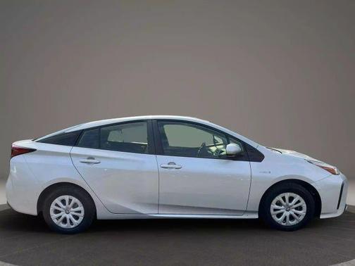 2019 Toyota Prius LE