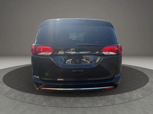 2018 Chrysler Pacifica Touring-L