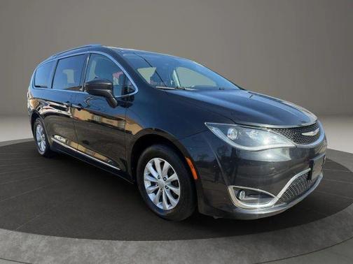 2018 Chrysler Pacifica Touring-L