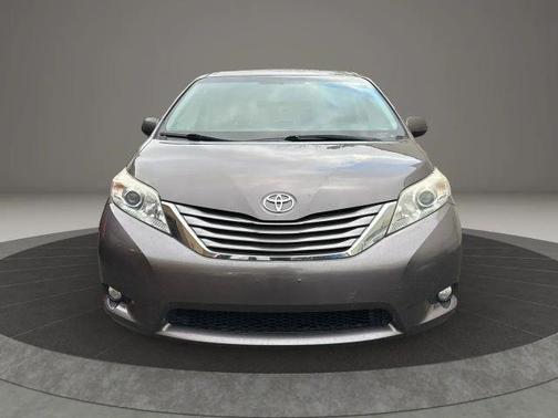 2017 Toyota Sienna XLE