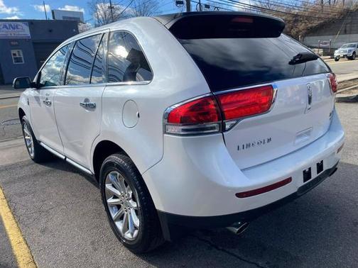 2012 Lincoln MKX Base