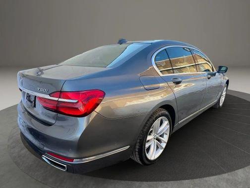 2016 BMW 750 i xDrive