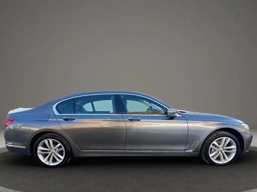 2016 BMW 750 i xDrive