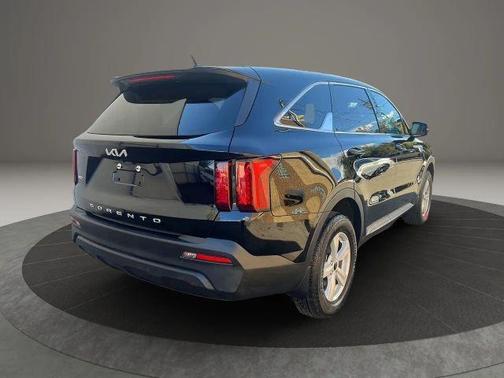 2022 Kia Sorento LX