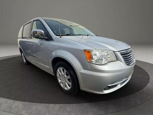 2012 Chrysler Town & Country Touring-L