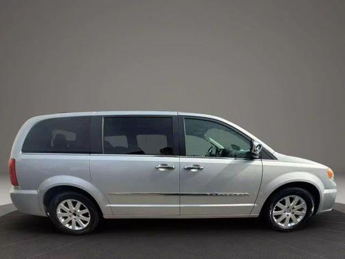 2012 Chrysler Town & Country Touring-L