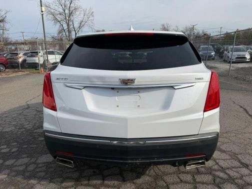 White 2017 Cadillac XT5 Base