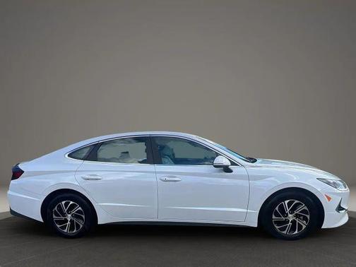 2022 Hyundai SONATA Hybrid Blue