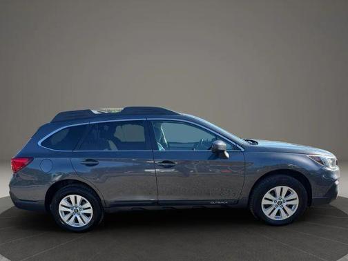 Magnetite Gray Metallic 2018 Subaru Outback 2.5i Premium
