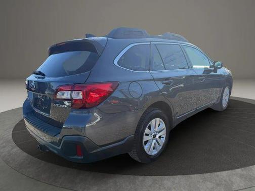 Magnetite Gray Metallic 2018 Subaru Outback 2.5i Premium