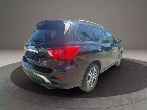 2018 Nissan Pathfinder SL