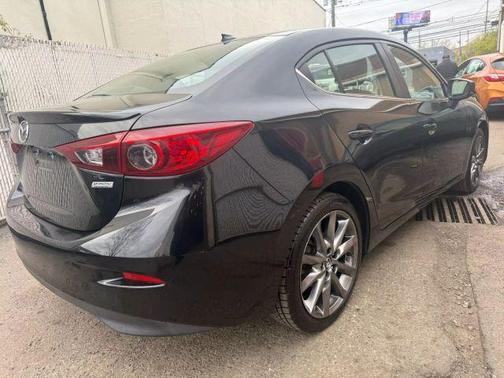 2018 Mazda Mazda3 Touring