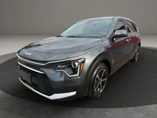 Gray 2025 Kia Niro LX