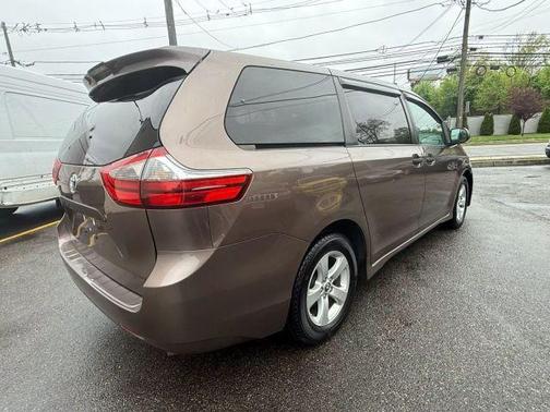 2020 Toyota Sienna L