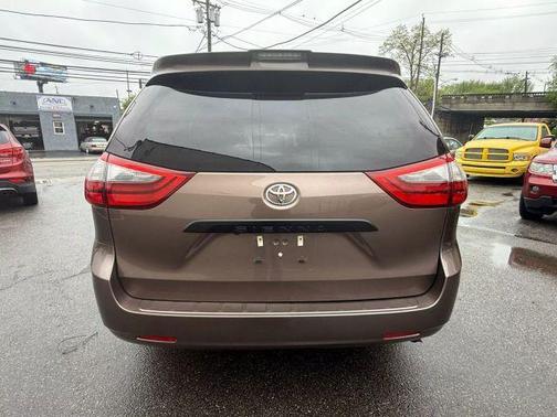 2020 Toyota Sienna L