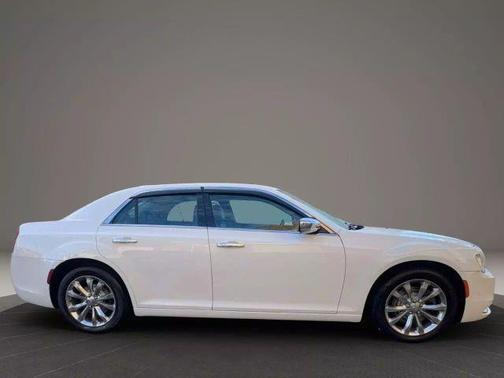2018 Chrysler 300 Limited