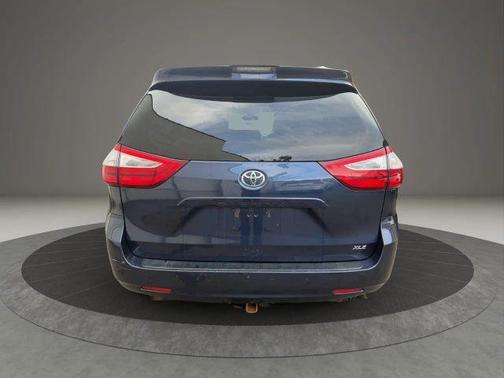 2018 Toyota Sienna XLE