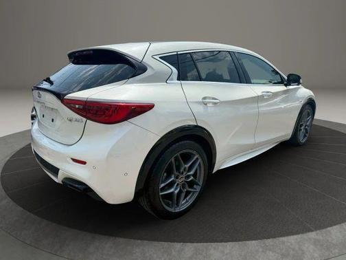 2018 INFINITI QX30 Sport