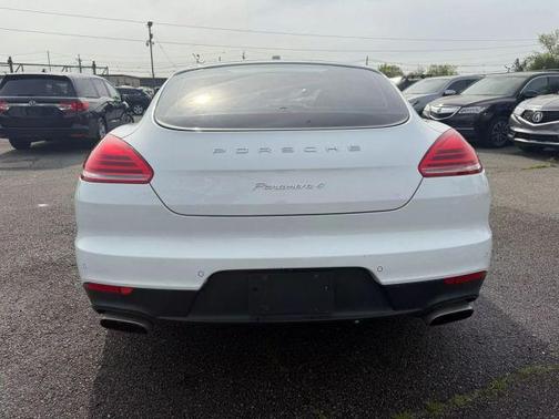 2014 Porsche Panamera 4