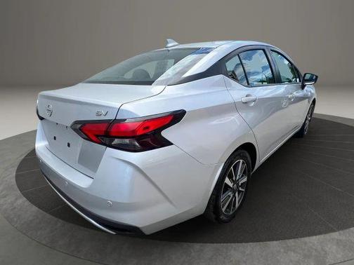 Silver 2021 Nissan Versa 1.6 SV