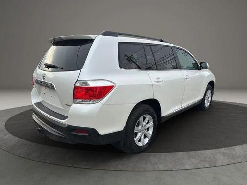 2012 Toyota Highlander SE