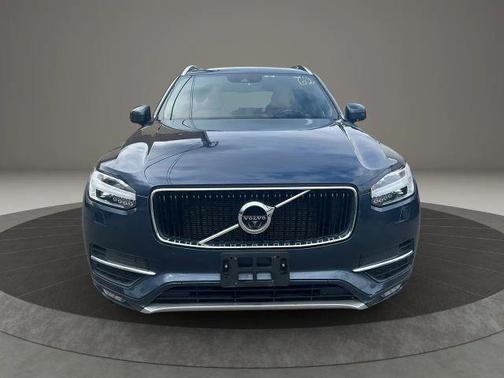2019 Volvo XC90 T6 Momentum