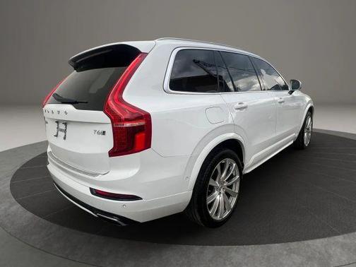White 2017 Volvo XC90 T6 R-Design