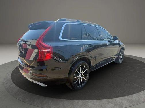 2018 Volvo XC90 T6 Momentum