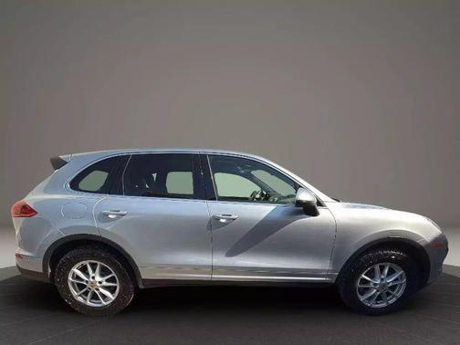 2016 Porsche Cayenne Base