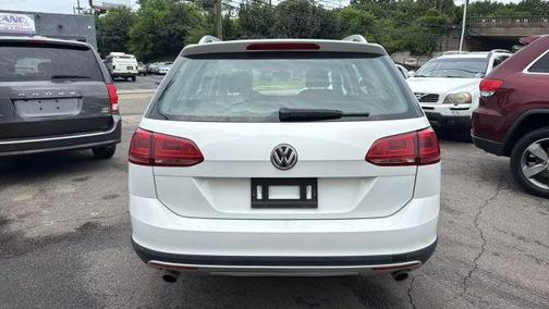 2017 Volkswagen Golf Alltrack TSI S