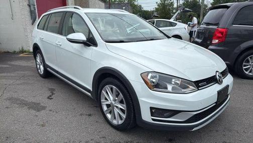 2017 Volkswagen Golf Alltrack TSI S