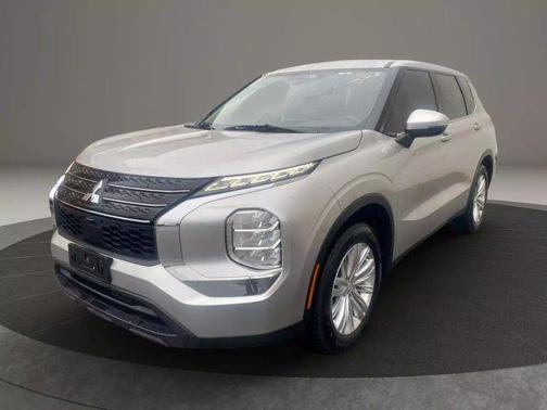 2022 Mitsubishi Outlander ES