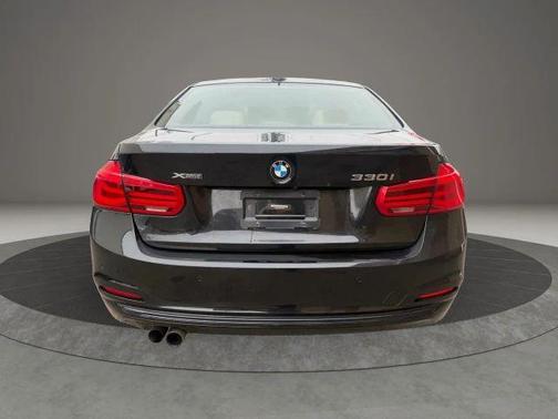 2017 BMW 330 i xDrive
