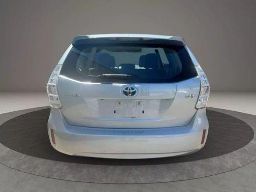 2014 Toyota Prius v Two