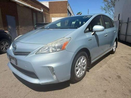 2014 Toyota Prius v Two