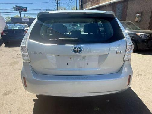 2014 Toyota Prius v Two