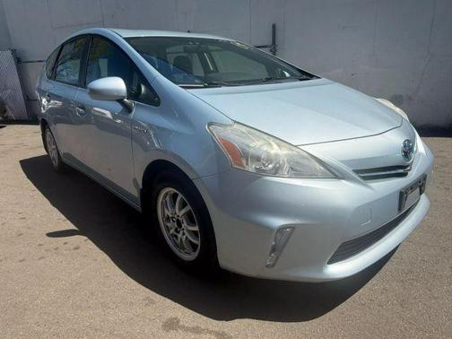 2014 Toyota Prius v Two