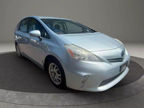2014 Toyota Prius v Two