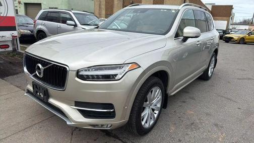 2017 Volvo XC90 T6 Momentum