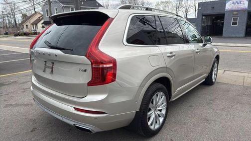 2017 Volvo XC90 T6 Momentum